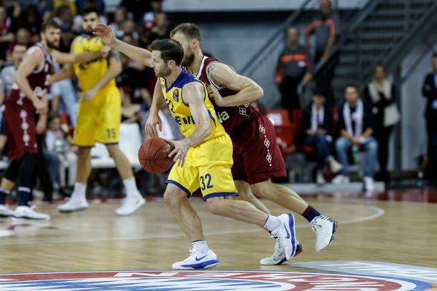 而佐法尔则 而佐法尔则