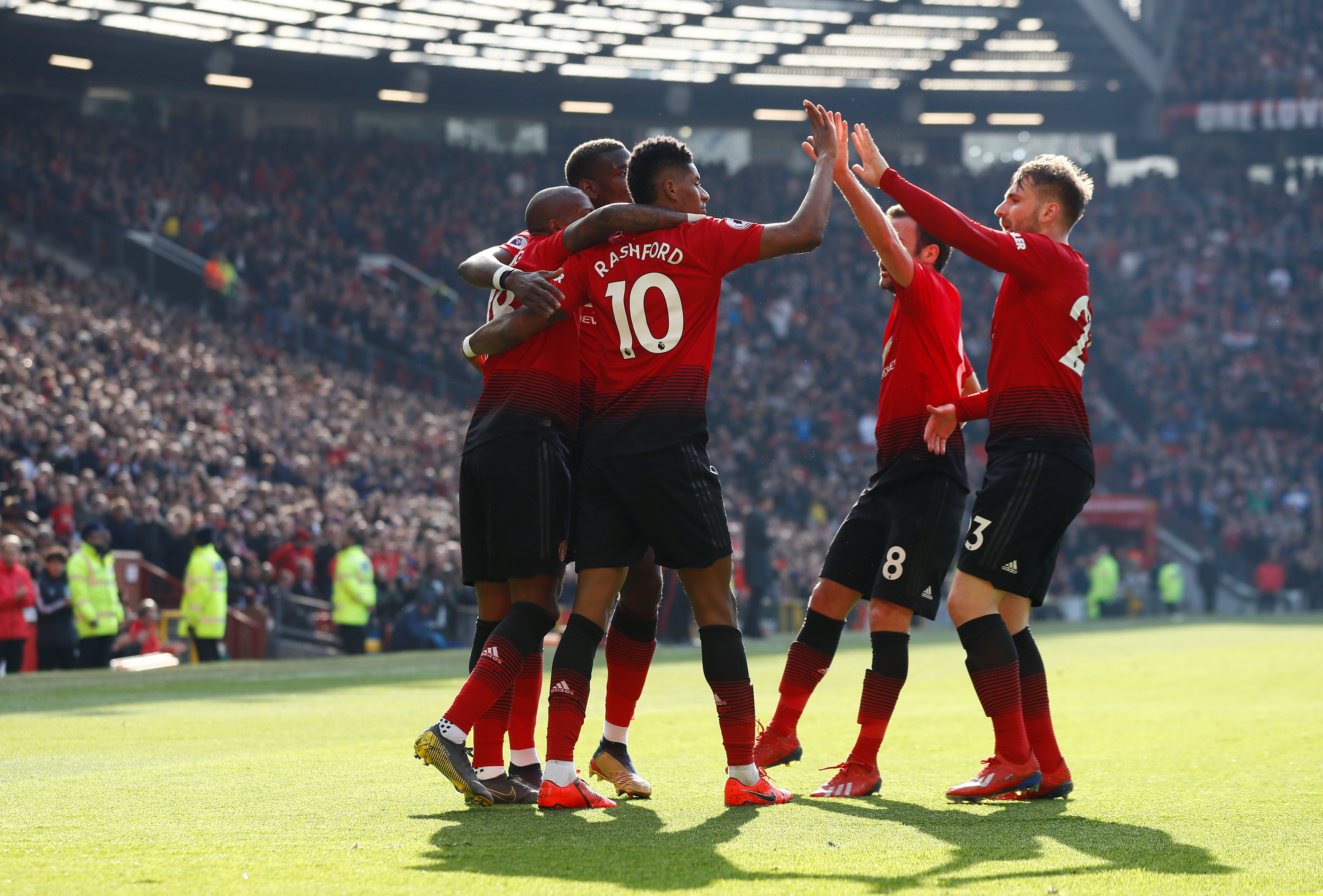 在定位球演 在定位球演