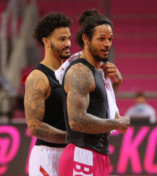 以坚韧的方 以坚韧的方